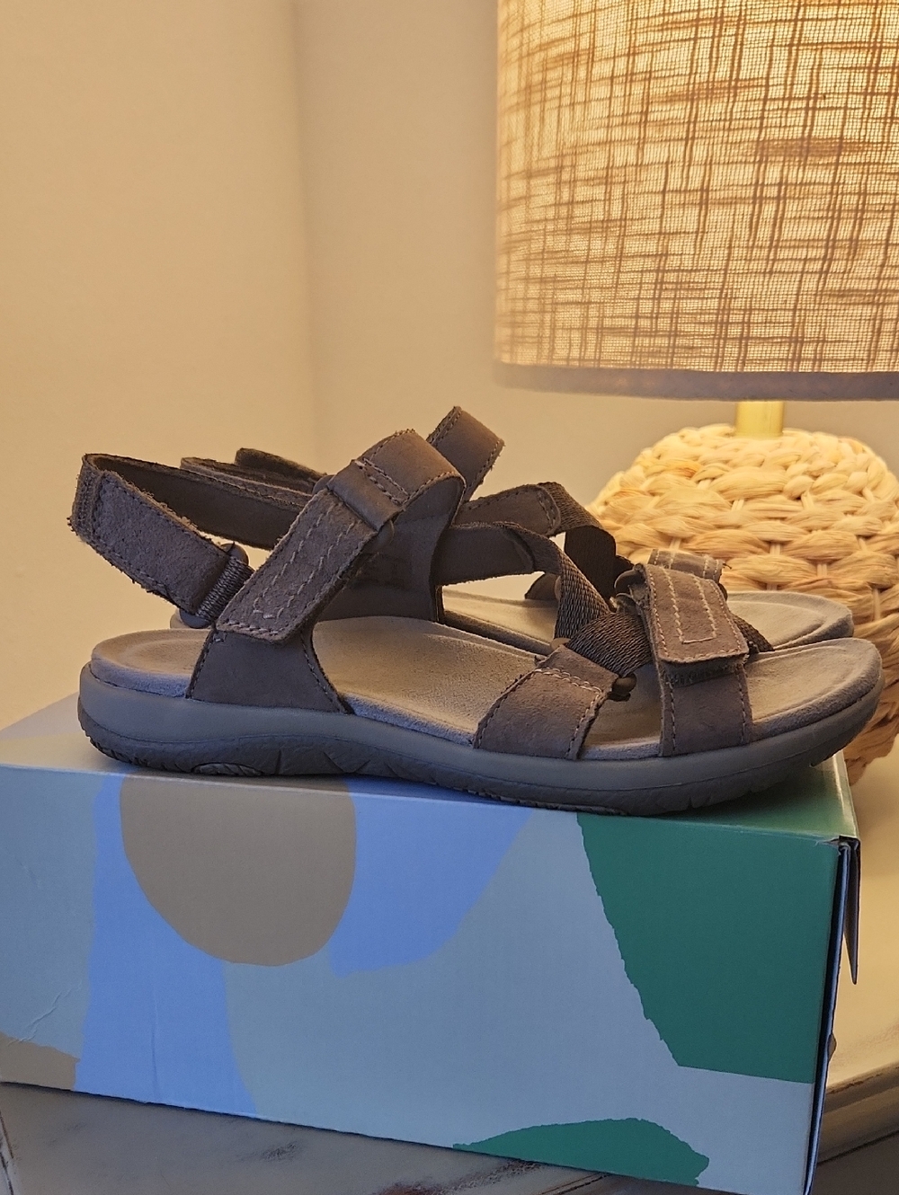 Womens Earth Origins Brown Strap Sandals - Comfortable Adjustable Footwear